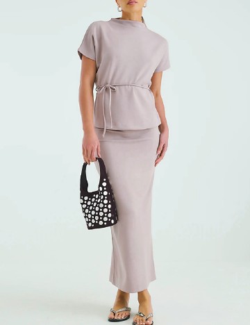 
						Fusta River Island, roz pudra