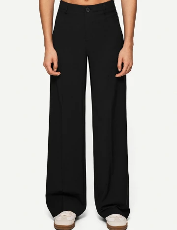 Pantaloni Bershka, negru