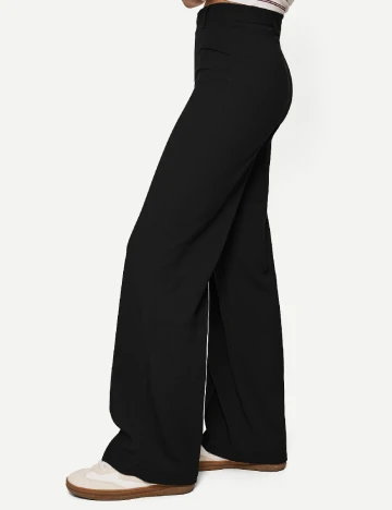 Pantaloni Bershka, negru