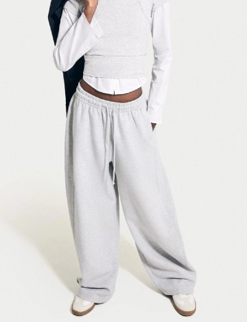 
						Pantaloni Bershka, gri