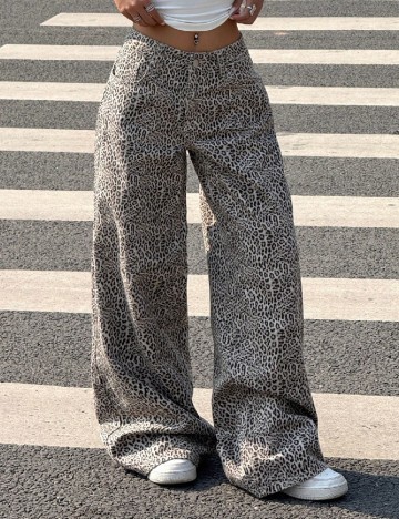 
						Blugi SHEIN, animal print