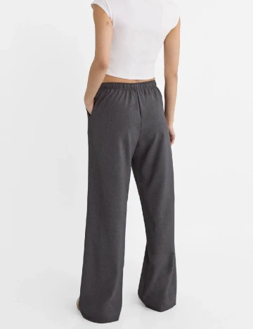 Pantaloni Stradivarius, gri