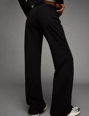 Pantaloni Bershka, negru