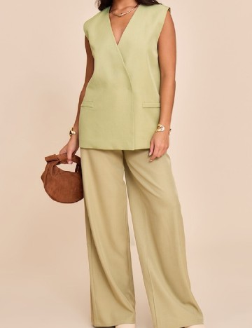 
						Vesta PrettyLittleThing, verde