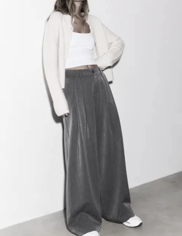 Pantaloni Stradivarius, gri