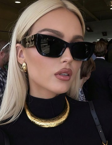 
						Ochelari de soare SHEIN, negru