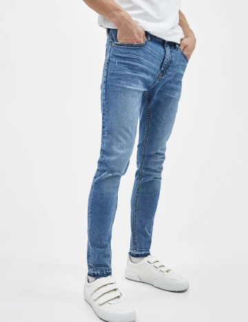 Blugi Bershka, albastru