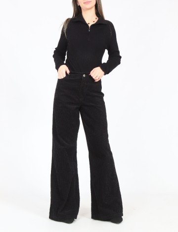 
						Pantaloni C&A, negru