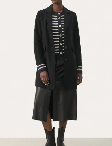 Palton Part Two, negru