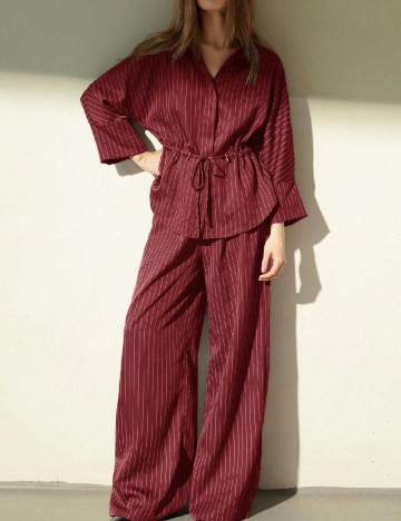 
						Compleu Aveloria, visiniu