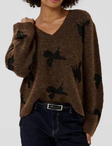 Pulover Culture, maro