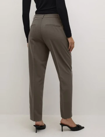 Pantaloni Kaffe, maro