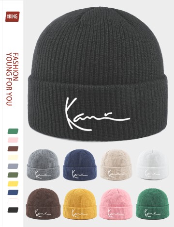 
						Caciula SHEIN, verde