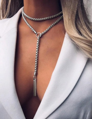 
						Colier SHEIN, argintiu