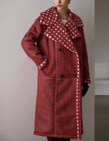 
						Palton Aveloria, rosu