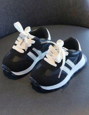 
						Adidasi Shein Kids, negru