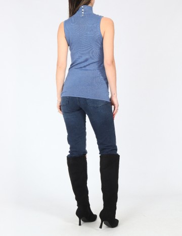 Vesta Zara, albastru