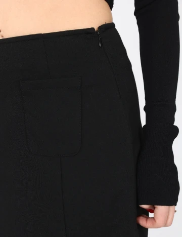 Fusta Bershka, negru