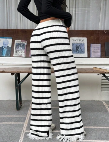 Pantaloni SHEIN, alb/negru