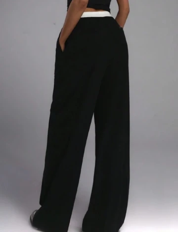 Pantaloni SHEIN, negru