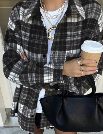 Jacheta Dazy, alb/negru