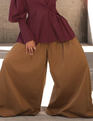 Pantaloni SHEIN, maro