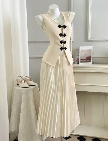 
						Compleu SHEIN, galben