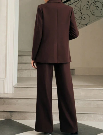 Compleu Anewsta, maro