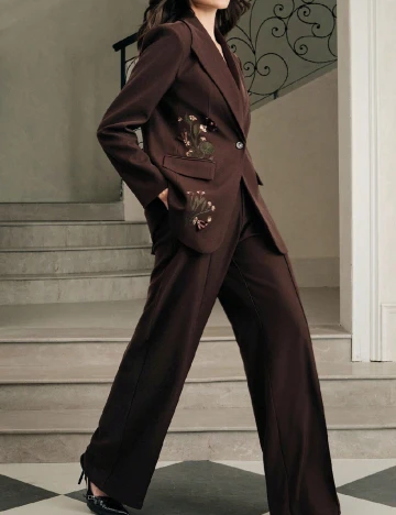 Compleu Anewsta, maro