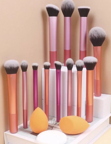 
						Set pensule de machiaj SHEIN, mix culori