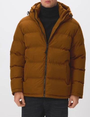 Geaca Reserved, maro