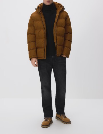 Geaca Reserved, maro