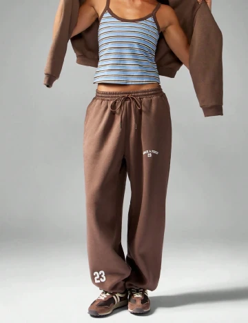 Pantaloni Missguided, maro