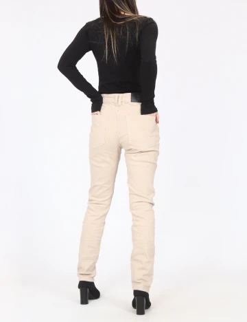 Pantaloni Bershka, maro deschis
