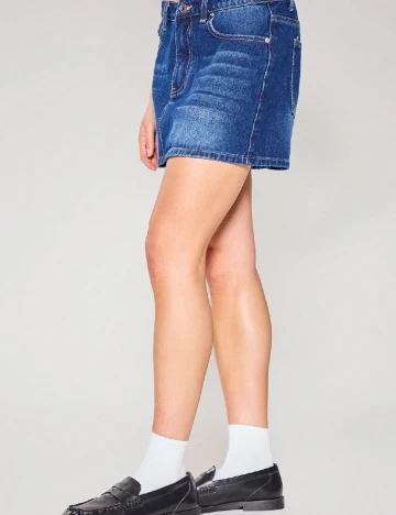 Fusta Musera, albastru