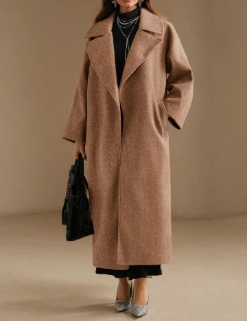 Palton Anewsta, maro