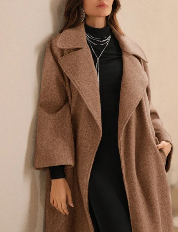 Palton Anewsta, maro