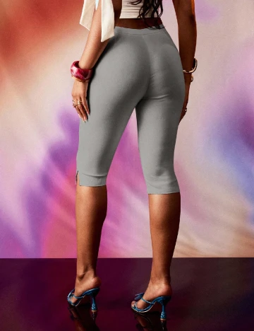 Pantaloni trei sferturi Missguided, gri