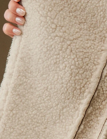 Palton Anewsta, maro