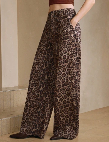 Pantaloni SHEIN, animal print