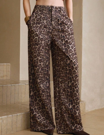 Pantaloni SHEIN, animal print