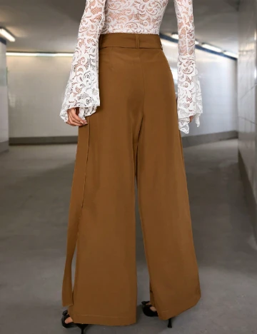 Pantaloni SHEIN, maro