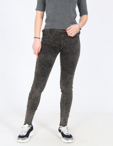 Pantaloni Bershka, gri inchis