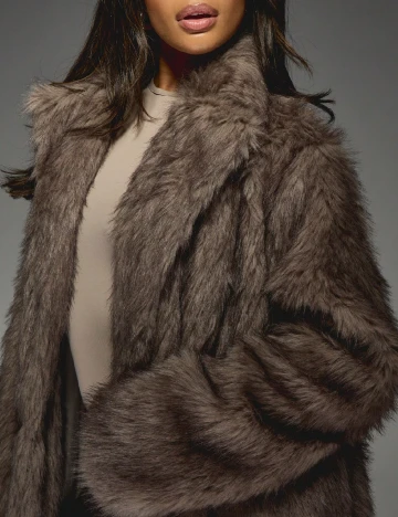 Palton Missguided, maro