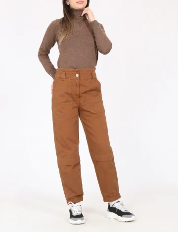 Pantaloni Bershka, maro