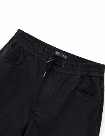 Pantaloni Bershka, negru