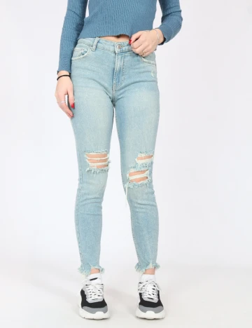 Blugi Bershka, albastru