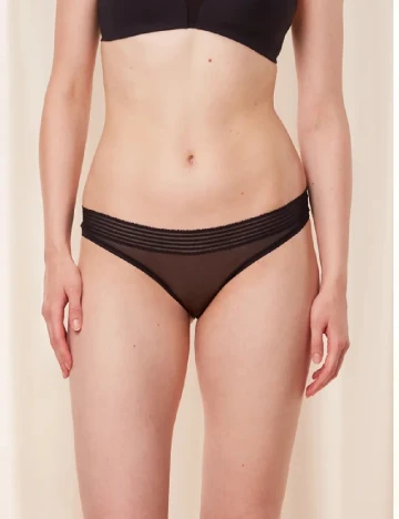 Chilot Triumph, negru