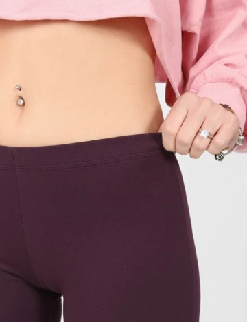 Colanti Bershka, mov