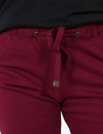 Pantaloni Bershka, visiniu